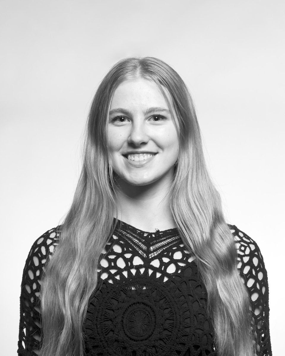 Valley student Alina Lysak is the founder of the Ukrainian Student Union and is the ASU Commissioner of Student Life. Classical musician plays the violin in the music depart- ments room 106. The Concert series occurs each Wednesday. (Artavazd Ovakimyan for the Valley Star)